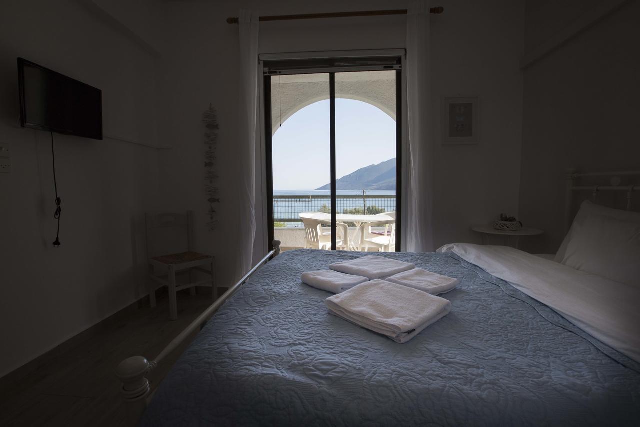 Kavoulakos Studios Skoutárion Buitenkant foto