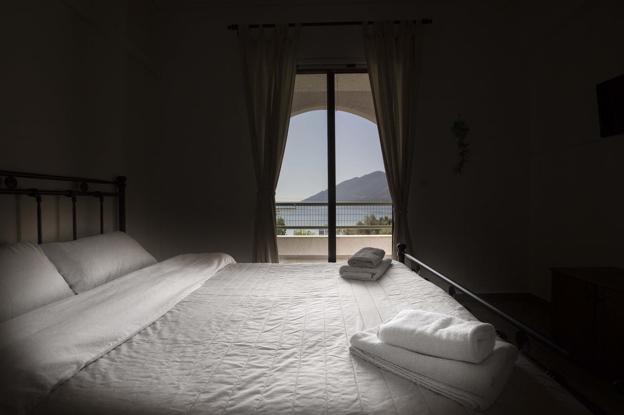 Kavoulakos Studios Skoutárion Buitenkant foto