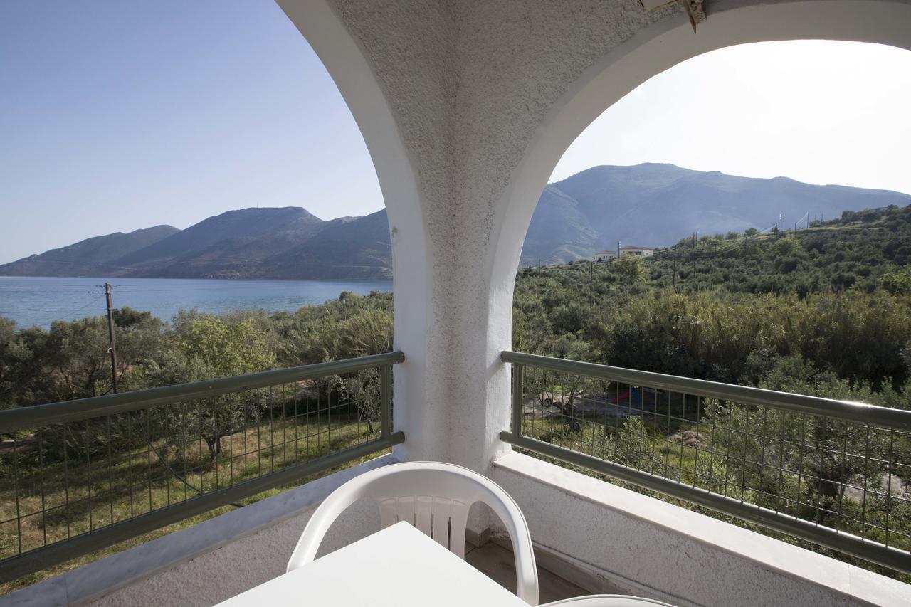 Kavoulakos Studios Skoutárion Buitenkant foto